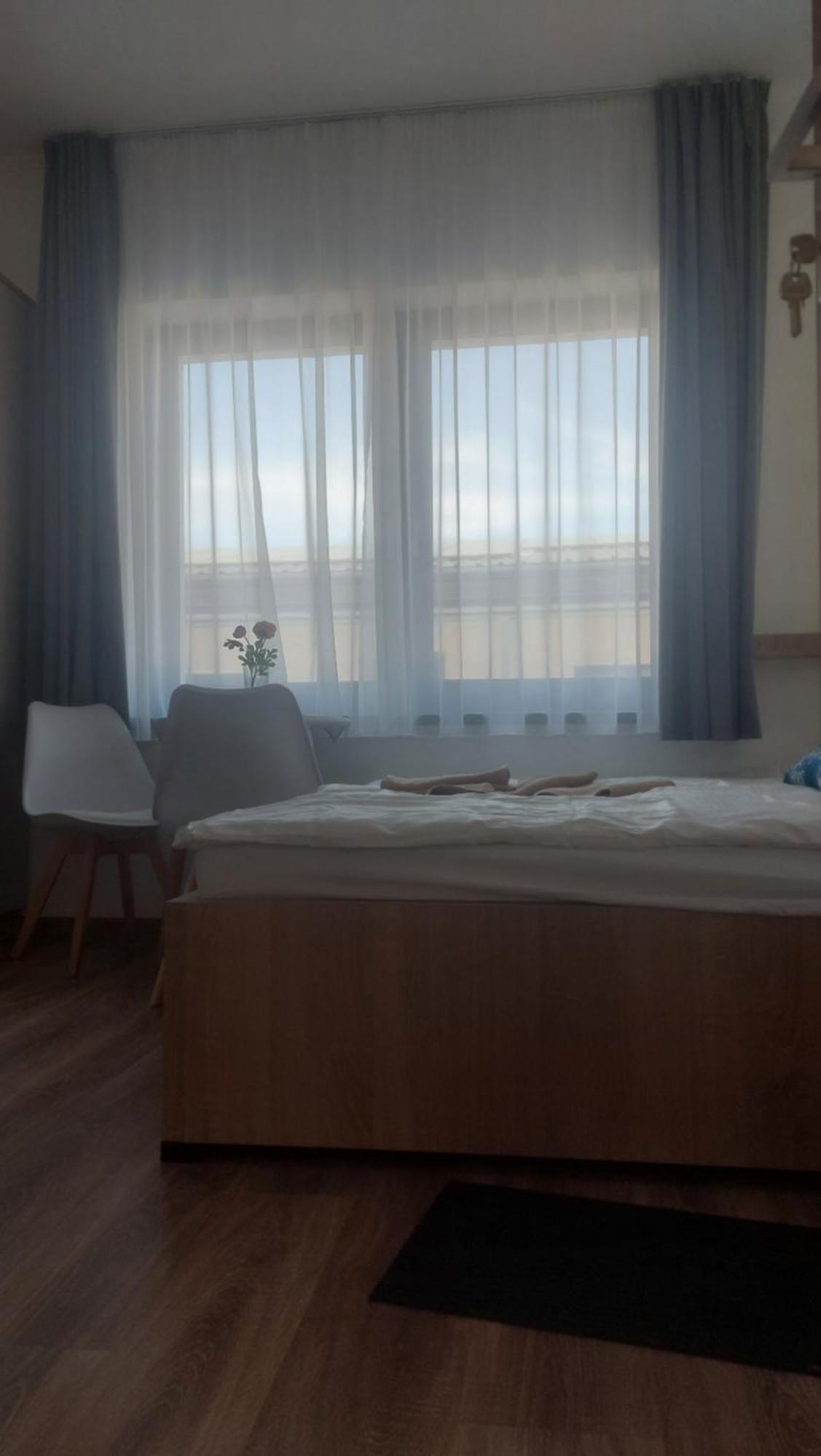 Csaladi Kikoeto Apartman Gyula Dış mekan fotoğraf