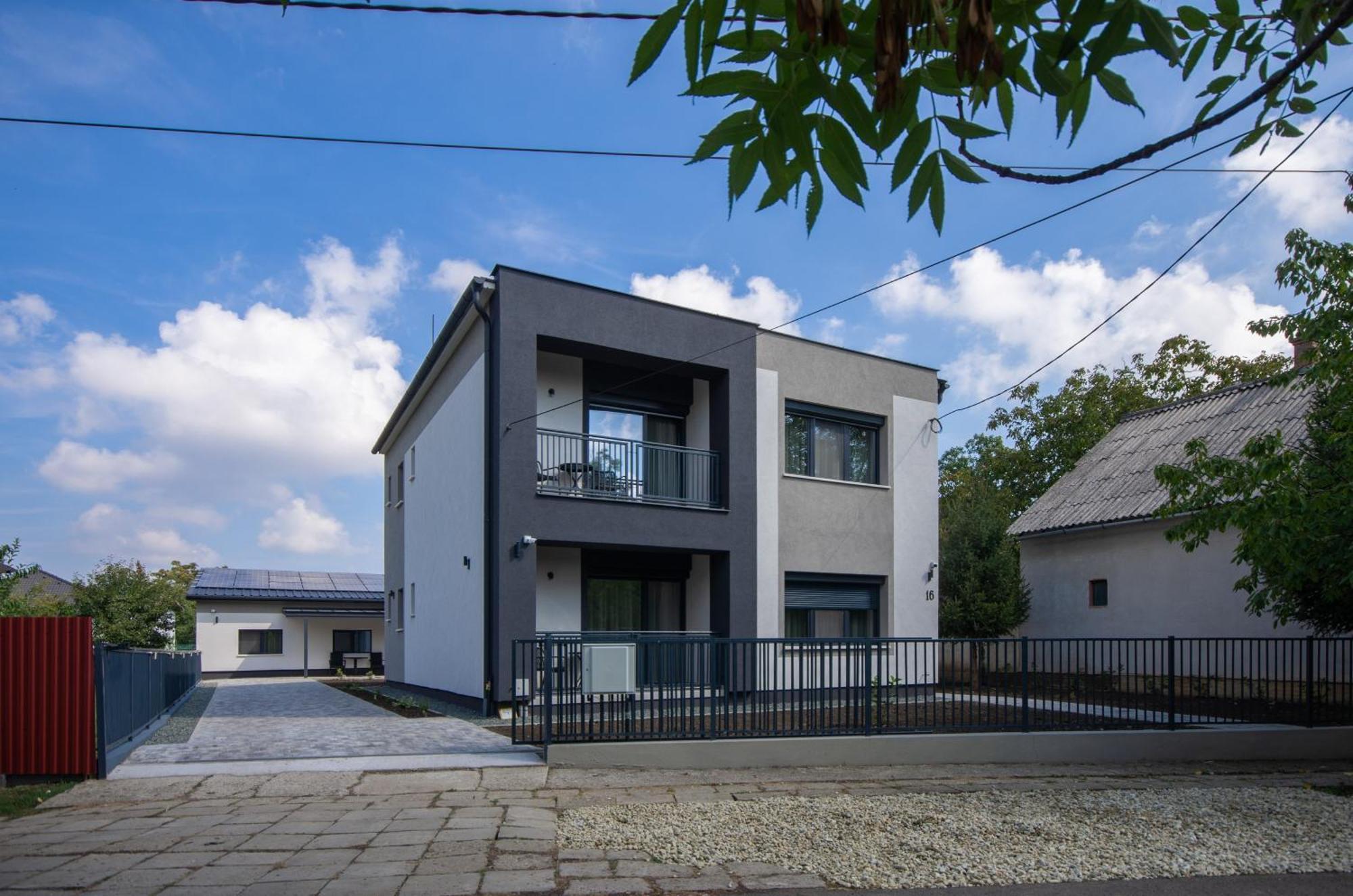 Csaladi Kikoeto Apartman Gyula Dış mekan fotoğraf